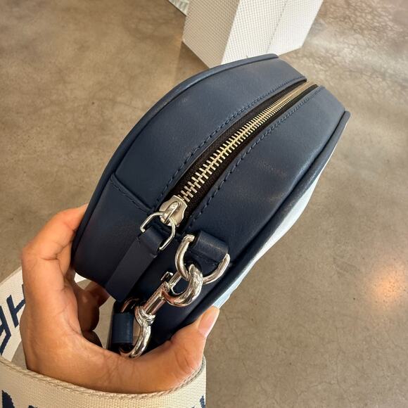 Marc Jacobs x ‘The Wizard of Oz’ Flash Crossbody - Picture 4 of 10